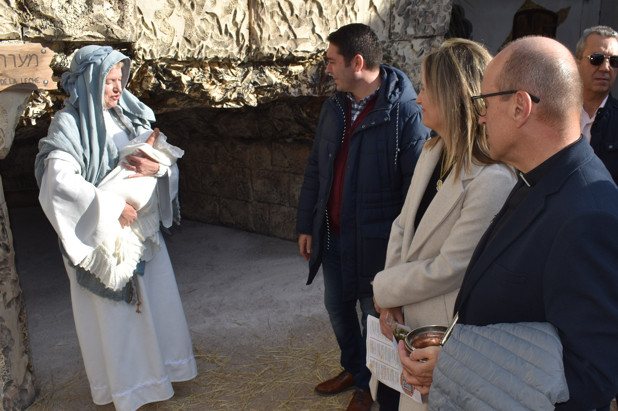 La Navidad ya se vive un año más en carne y hueso con el Belén Viviente Artesano de La Florida4