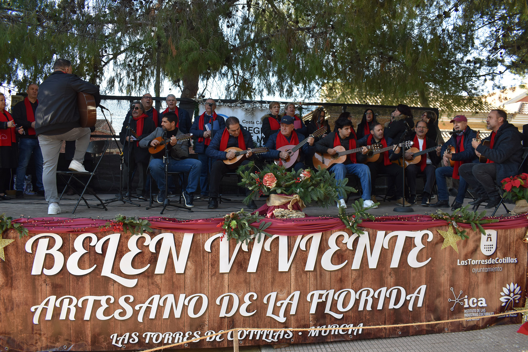 La Navidad ya se vive un año más en carne y hueso con el Belén Viviente Artesano de La Florida8