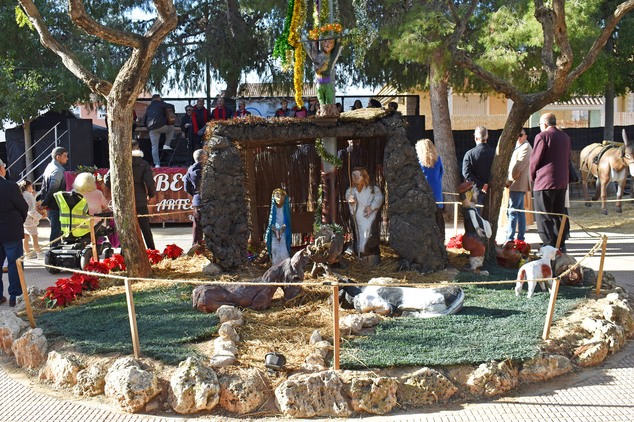 La Navidad ya se vive un año más en carne y hueso con el Belén Viviente Artesano de La Florida9