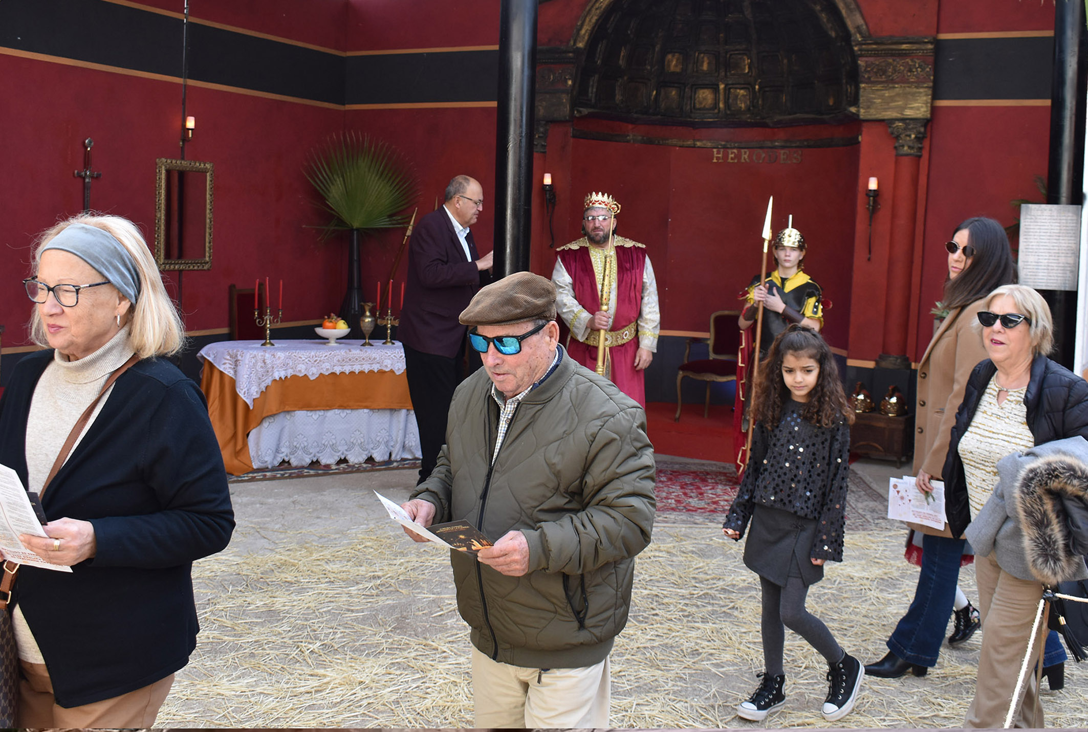 Unas 15.000 personas visitan la sexta edición del Belén Viviente Artesano de La Florida6